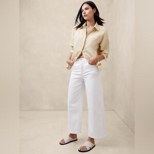 NWT! Banana Republic Pure White High-Rise Wide-Leg Crop Jean - Multiple 🩷